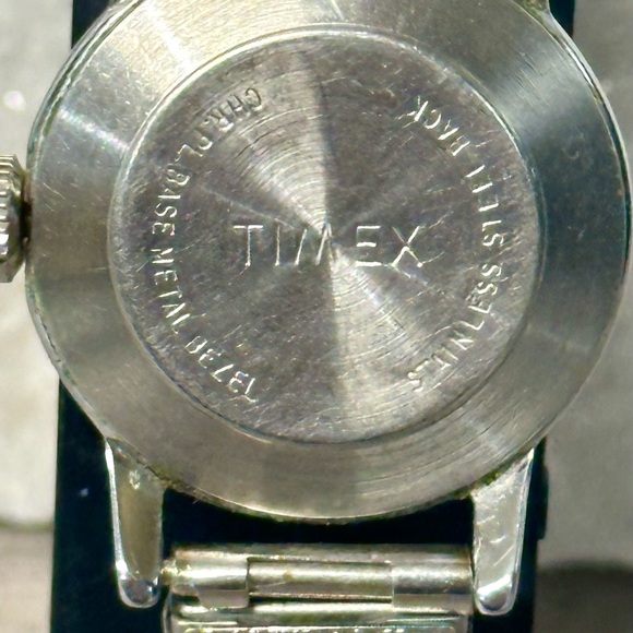 Late 50s Woman’s wind up Timex Watch - Picture 2 of 7